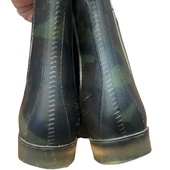 J. Crew Camo Chelsea Rain Ankle Boots Green/Black Waterproof Sz 9 - Picture 5 of 9